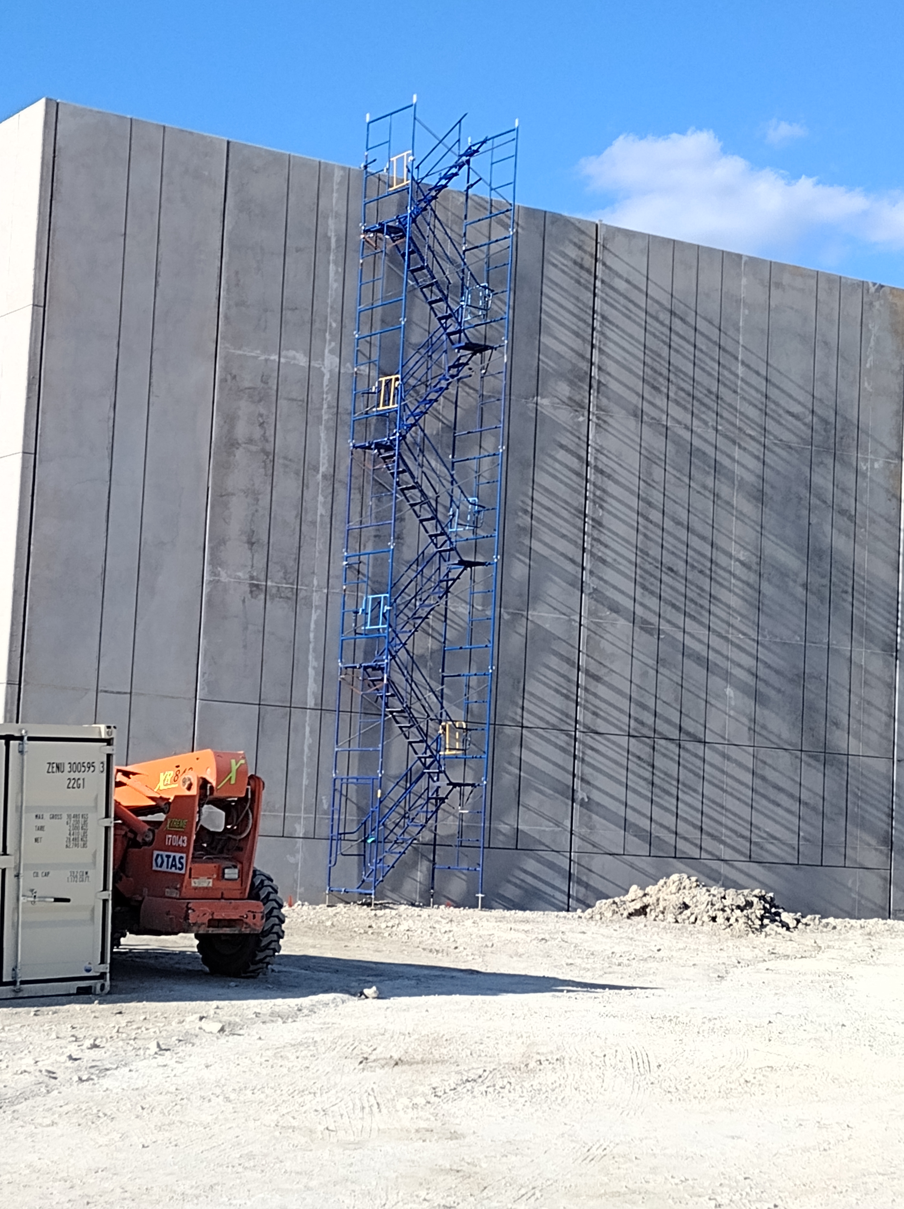 Commercial scaffolding project 33